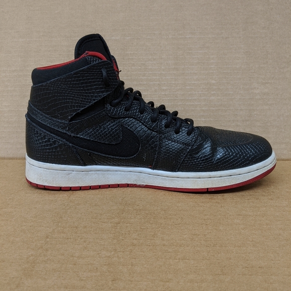 Jordan 1 snakeskin *make offer* - Picture 5 of 7